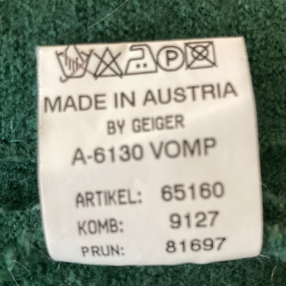 Geiger made in Austria pure new wool, embroidered vest. Size 40 (M). - Picture 9 of 9